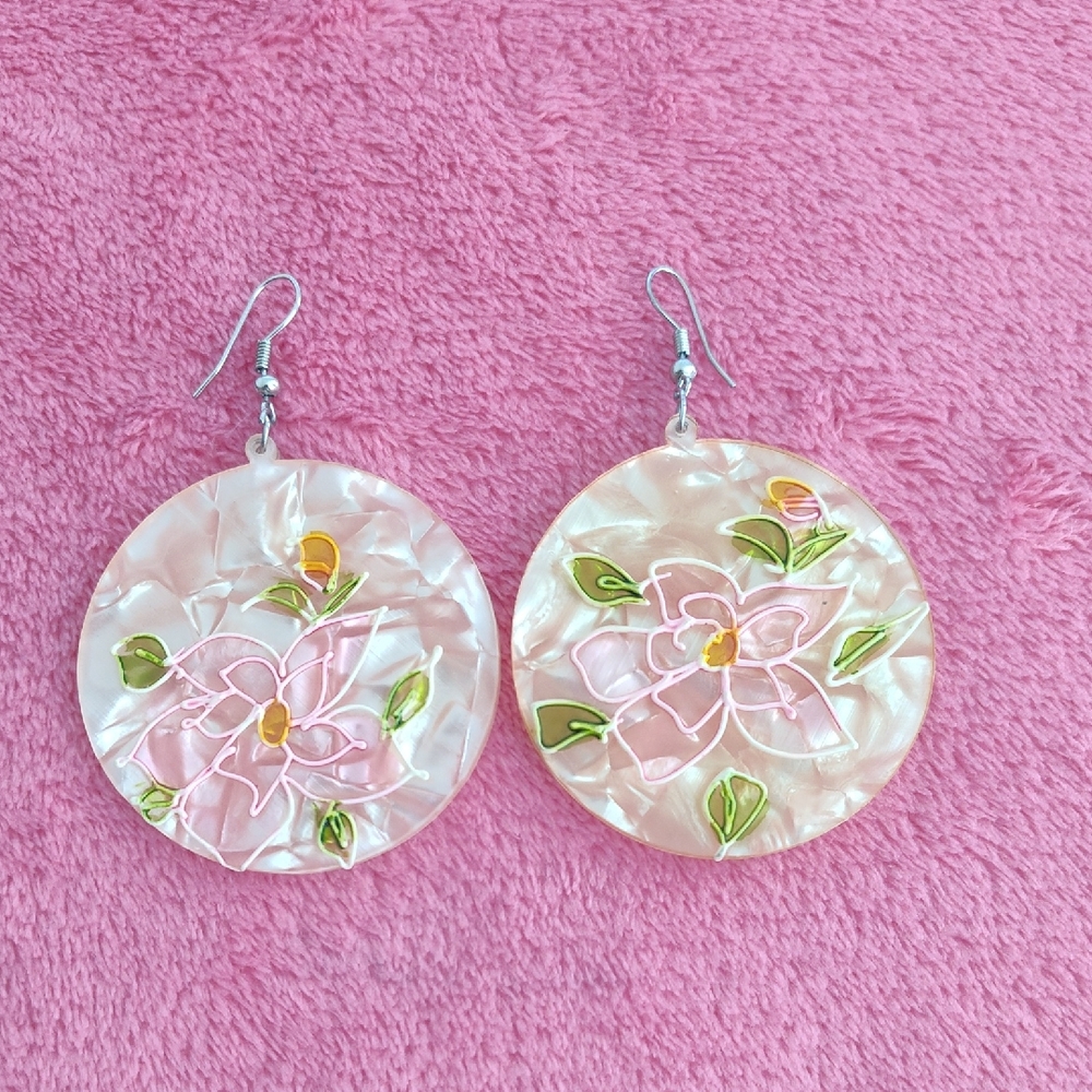 Spring Floral Pink and Green Earrings 🌸🌿